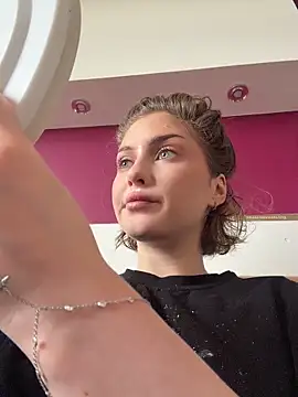 KellyKeler online show from February 13, 2026, 11:21 am