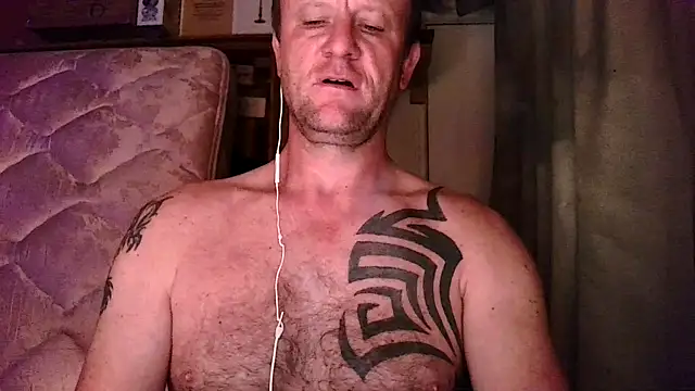 Yournaughty online show from November 3, 2025, 4:39 am