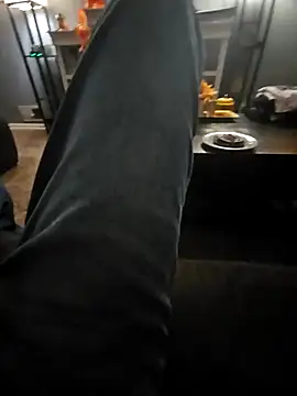 Snapshot of Sampzon chatting on October 28, 2025, 12:11 am Sampzon online show from October 28, 2025, 12:11 am