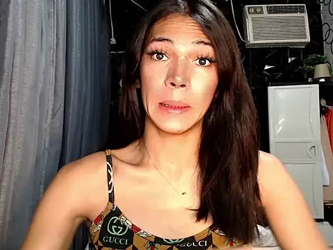 ladyhotcuming online show from June 20, 2026, 11:43 pm