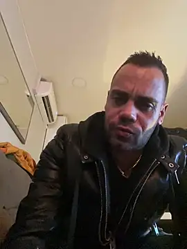 futy-doll online show from February 15, 2026, 5:52 am