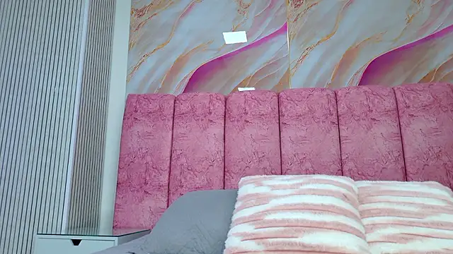 emmacurvy online show from February 14, 2026, 3:07 am