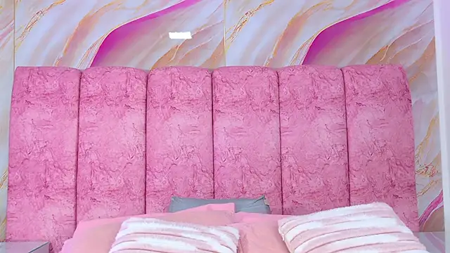 emmacurvy online show from July 2, 2026, 3:23 am