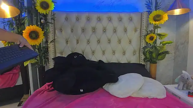 LittleeJaz online show from September 9, 2025, 4:22 am