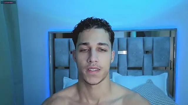 orionblaze69  online show from September 17, 2025, 11:29 pm