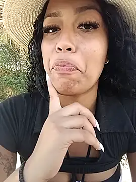 Snapshot of Fernanda30 chatting on November 20, 2025, 3:02 pm Fernanda30 online show from November 20, 2025, 3:02 pm