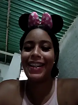 Snapshot of Fernanda30 chatting on November 21, 2025, 4:17 pm Fernanda30 online show from November 21, 2025, 4:17 pm