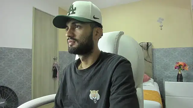 Snapshot of Ryan_Jackson_ chatting on October 4, 2025, 12:01 am Ryan Jackson  online show from October 4, 2025, 12:01 am