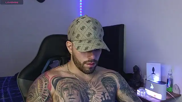 Snapshot of Ades_Lowe chatting on March 13, 2026, 4:50 am Ades Lowe online show from March 13, 2026, 4:50 am