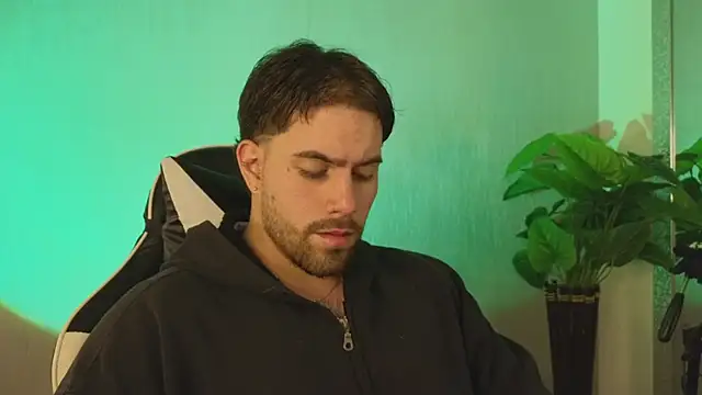 Ades Lowe online show from December 3, 2025, 11:09 am