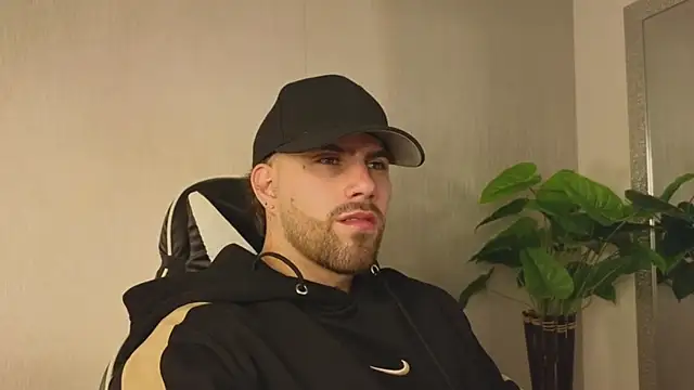 Ades Lowe online show from November 29, 2025, 11:43 am