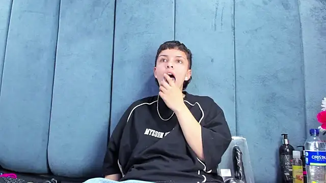 Snapshot of Megan_Thompson_ chatting on February 14, 2026, 2:23 am Megan Thompson online show from February 14, 2026, 2:23 am