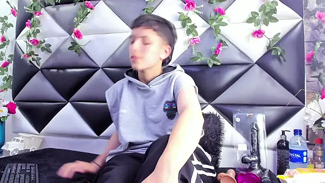 Snapshot of Megan_Thompson_ chatting on November 15, 2025, 2:15 am Megan Thompson online show from November 15, 2025, 2:15 am