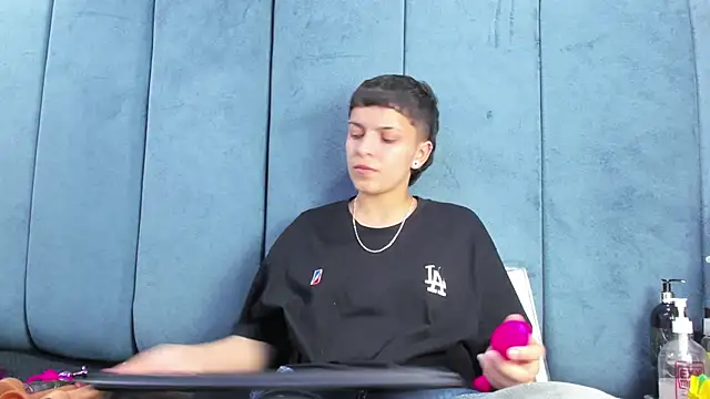 Snapshot of Megan_Thompson_ chatting on February 12, 2026, 2:11 am Megan Thompson online show from February 12, 2026, 2:11 am