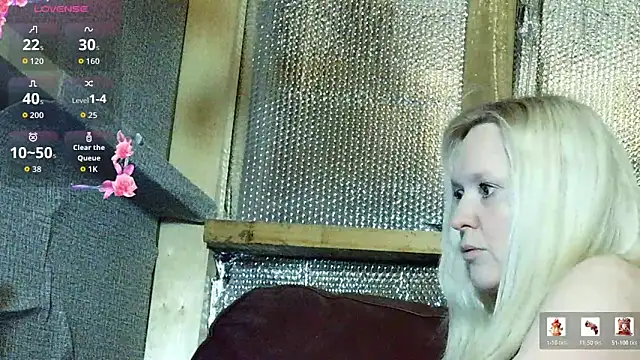 Snapshot of Bouncy-Bella28X chatting on April 3, 2026, 10:27 pm Bouncy-Bella28X online show from April 3, 2026, 10:27 pm