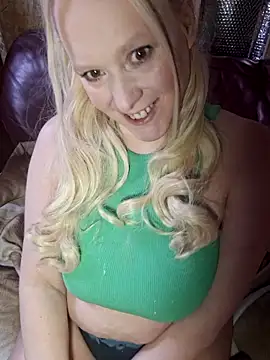 Snapshot of Bouncy-Bella28X chatting on April 13, 2026, 8:07 am Bouncy-Bella28X online show from April 13, 2026, 8:07 am