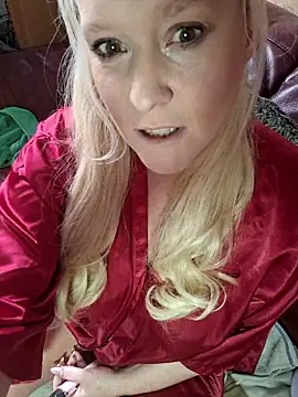 Snapshot of Bouncy-Bella28X chatting on April 14, 2026, 7:57 am Bouncy-Bella28X online show from April 14, 2026, 7:57 am