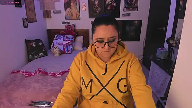 Cherry blush  online show from February 9, 2026, 5:11 pm