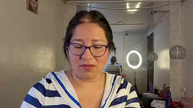 scarlett widow  online show from August 2, 2026, 4:48 pm
