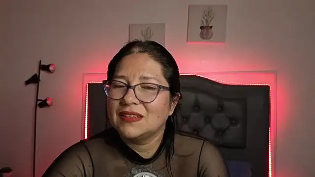 scarlett widow  online show from February 13, 2026, 3:06 am