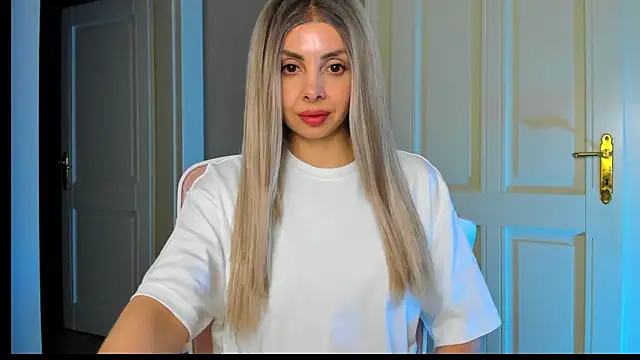 VelvetEliza online show from April 1, 2026, 9:01 pm