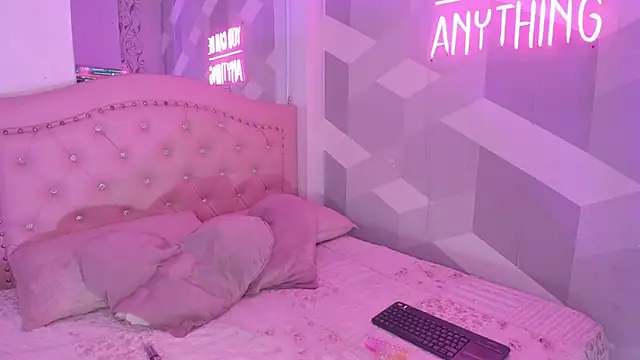 Snapshot of BiancaShermann chatting on February 3, 2026, 8:47 pm BiancaShermann online show from February 3, 2026, 8:47 pm