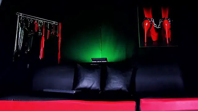 AmaniStone online show from November 14, 2025, 5:27 pm