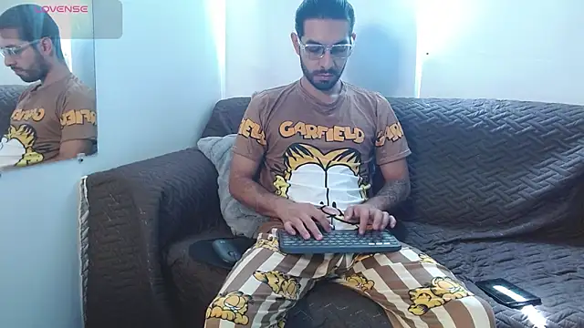 ReyPablo1 online show from November 2, 2025, 2:11 pm