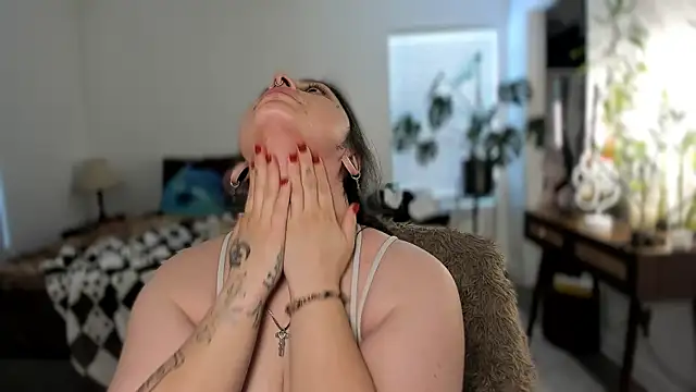 Alix Valentine online show from October 30, 2025, 7:55 pm