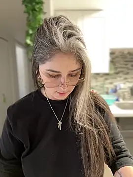 Snapshot of Alix_Valentine chatting on February 5, 2026, 5:20 pm Alix Valentine online show from February 5, 2026, 5:20 pm