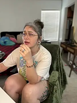 Snapshot of Alix_Valentine chatting on February 17, 2026, 7:11 pm Alix Valentine online show from February 17, 2026, 7:11 pm