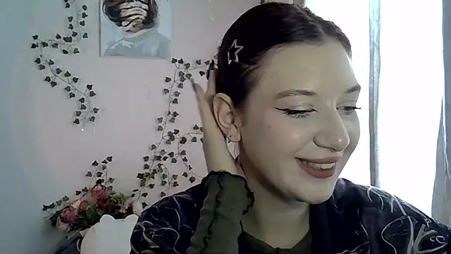 Lily Ember online show from October 16, 2025, 10:01 am