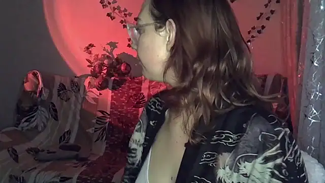 Lily Ember online show from November 22, 2025, 6:07 pm