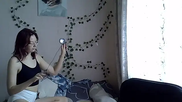 Lily Ember online show from October 13, 2025, 10:06 am