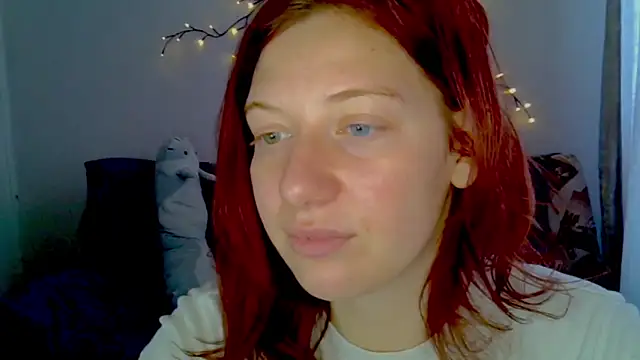 Snapshot of Lily_Ember chatting on February 11, 2026, 11:21 am Lily Ember online show from February 11, 2026, 11:21 am