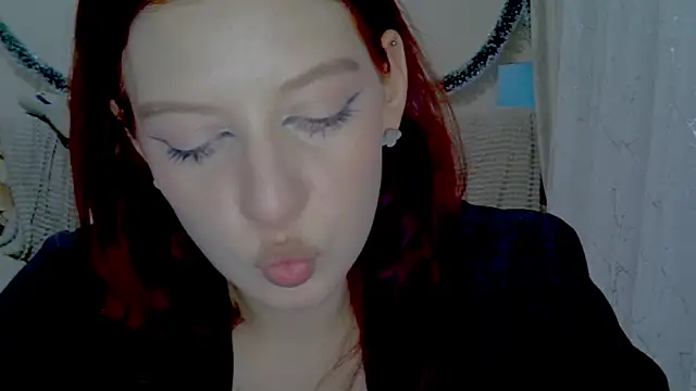 Lily Ember online show from December 21, 2025, 6:09 pm