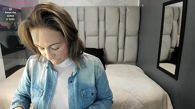 Snapshot of Charlot_milf chatting on March 26, 2026, 11:41 am Charlot milf online show from March 26, 2026, 11:41 am