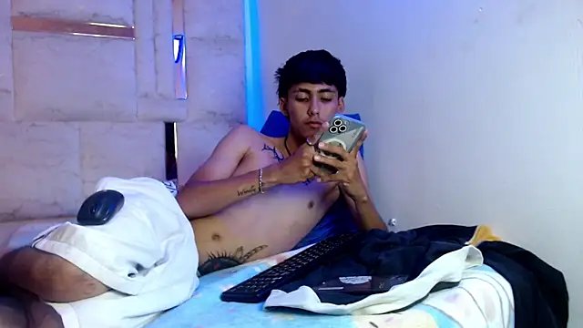 Snapshot of yiisu_ chatting on September 12, 2025, 6:29 pm yiisu  online show from September 12, 2025, 6:29 pm