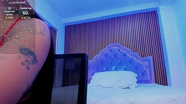 SelenaStonne online show from November 22, 2025, 8:18 pm