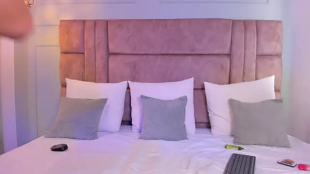 Snapshot of cloe_bunnny chatting on September 11, 2025, 5:46 pm cloe bunnny online show from September 11, 2025, 5:46 pm