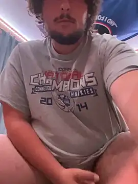 Snapshot of ThomasL4187 chatting on November 11, 2025, 2:17 am ThomasL4187 online show from November 11, 2025, 2:17 am