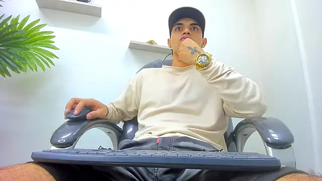 Snapshot of ariess_king chatting on November 5, 2025, 4:26 am ariess king online show from November 5, 2025, 4:26 am