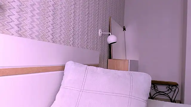 Elle Pearl  online show from January 15, 2026, 7:34 am