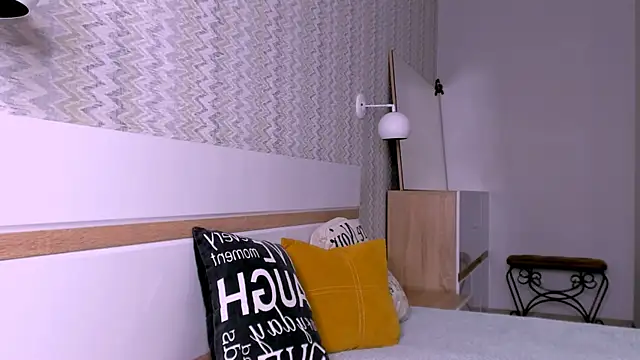 Elle Pearl  online show from January 7, 2026, 7:35 am