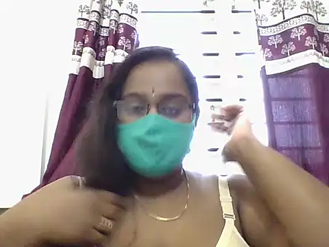 Snapshot of Reena-gowda chatting on September 15, 2025, 3:51 am Reena-gowda online show from September 15, 2025, 3:51 am