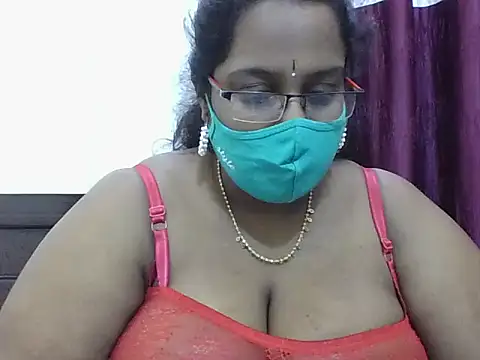 Snapshot of Reena-gowda chatting on September 10, 2025, 11:37 pm Reena-gowda online show from September 10, 2025, 11:37 pm