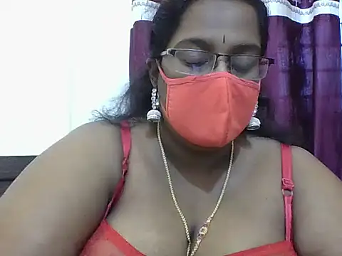 Snapshot of Reena-gowda chatting on October 4, 2025, 11:56 am Reena-gowda online show from October 4, 2025, 11:56 am