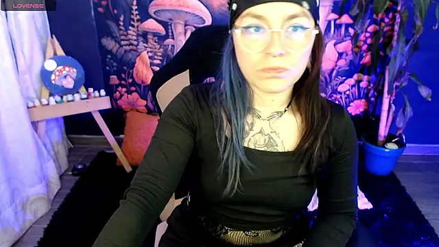 LunaBunny8 online show from January 15, 2026, 1:09 am