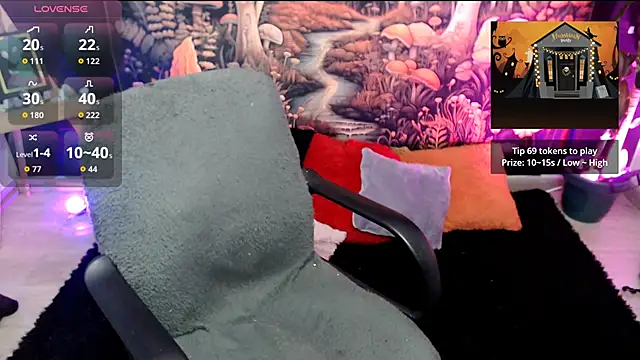 LunaBunny8 online show from October 24, 2025, 1:04 am