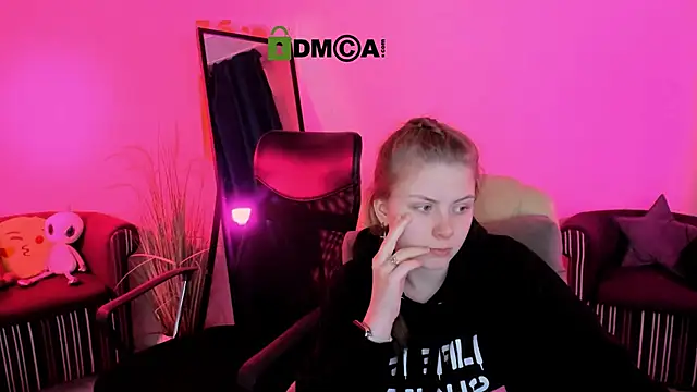 foxy tease  online show from October 13, 2025, 1:07 am